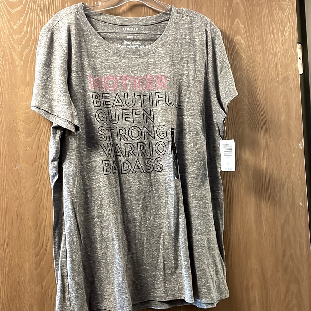 NWT. Lightweight. Heather gray tee, celebrating women. 1x. 14/16